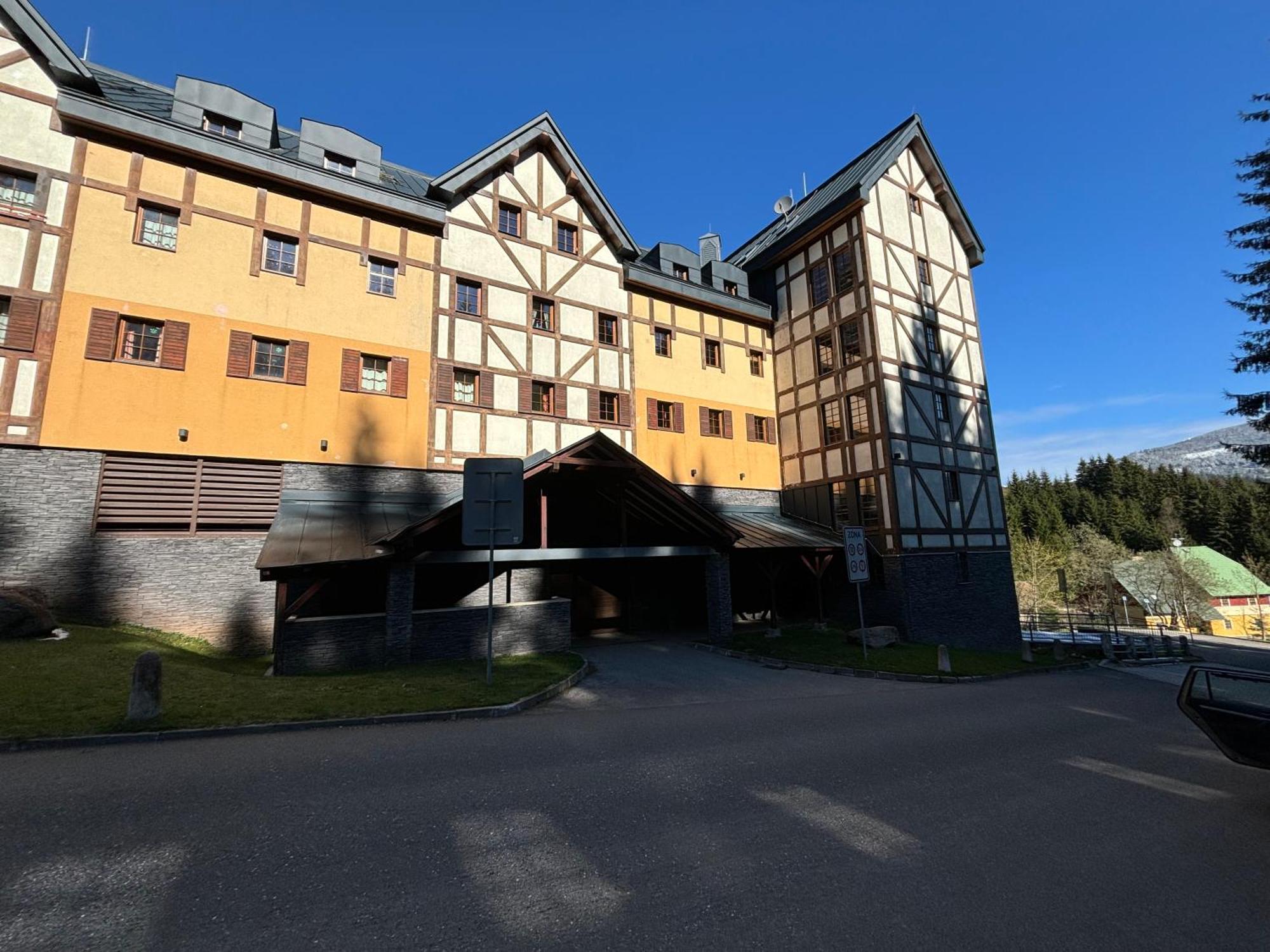 Apartman Petra Clinic Javor 派克波特斯耐兹库 外观 照片