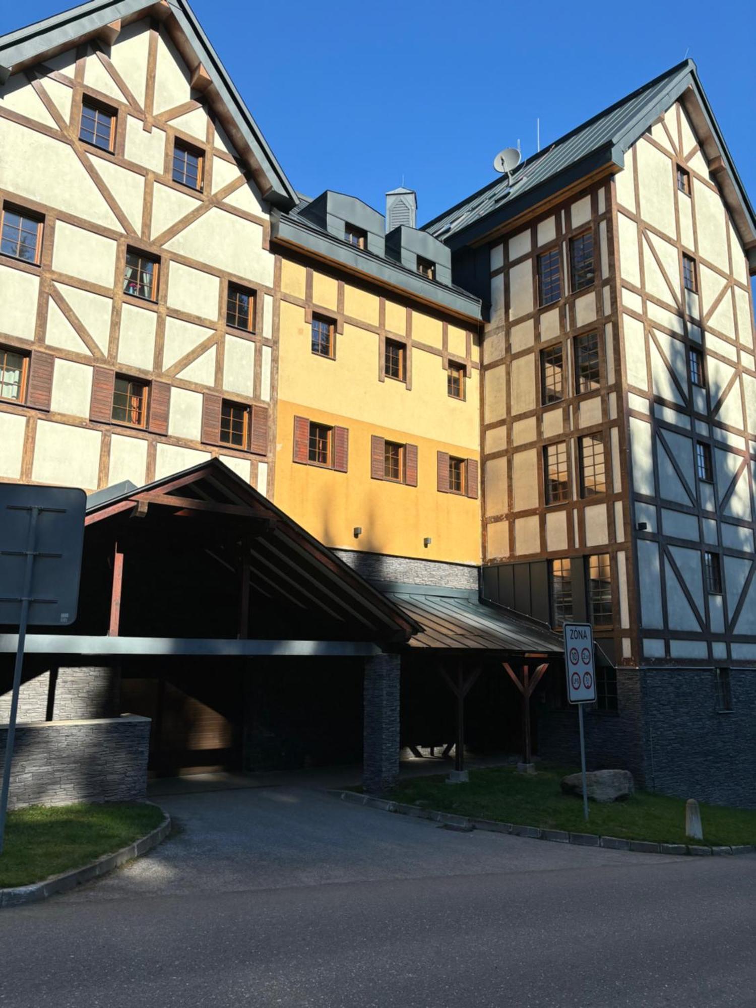 Apartman Petra Clinic Javor 派克波特斯耐兹库 外观 照片